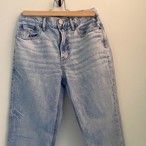 American Eagle jeans “90’s boyfriend jeans” - Picture 1 of 4